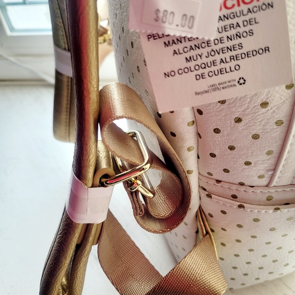 NEW (1) Disney Parks Lounge Fly Backpack - Picture 6 of 6